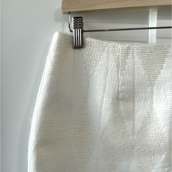 *SOLD*🎁 FREE ADD ON High Waisted Off White Cream Mini Skirt - Picture 2 of 5